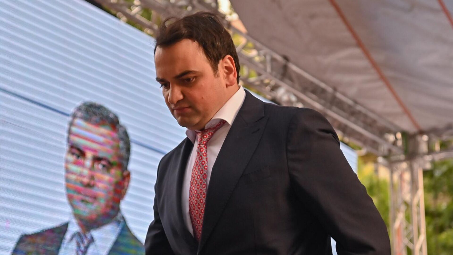 ՀՀ–ն թերթի խմբագրություն չէ, որ 1000 դոլար վերցնես, հոդված ծախես. Կարապետյանը` Փաշինյանին
